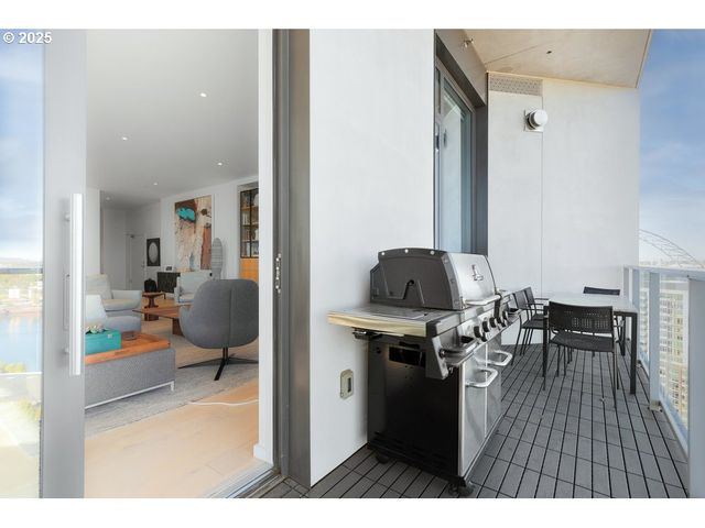 1150 Nw QUIMBY St 1912, Portland, OR 97209