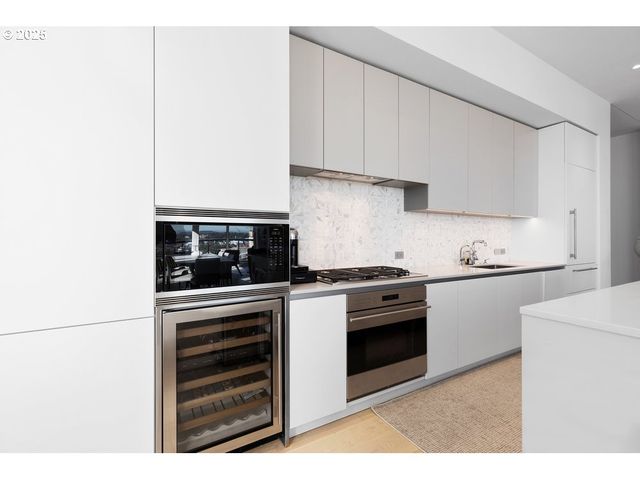 1150 Nw QUIMBY St 1912, Portland, OR 97209