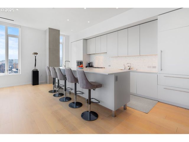 1150 Nw QUIMBY St 1912, Portland, OR 97209