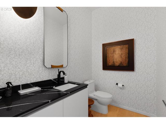 1150 Nw QUIMBY St 1912, Portland, OR 97209