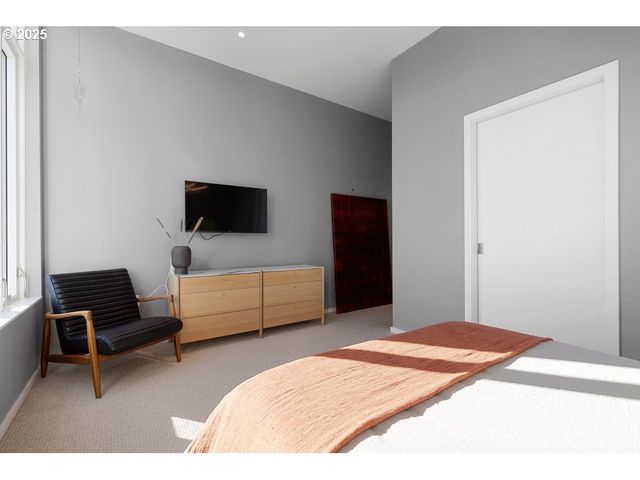 1150 Nw QUIMBY St 1912, Portland, OR 97209