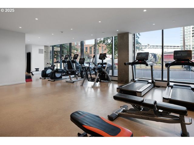 1150 Nw QUIMBY St 1912, Portland, OR 97209