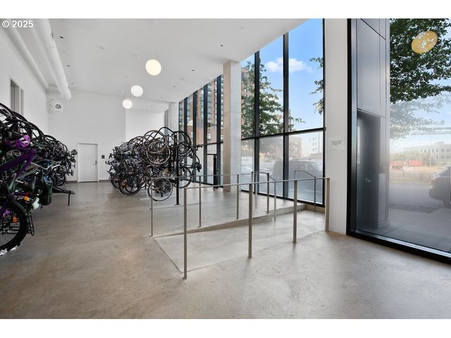 1150 Nw QUIMBY St 1912, Portland, OR 97209