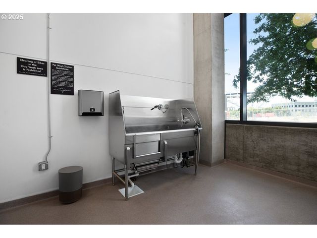 1150 Nw QUIMBY St 1912, Portland, OR 97209