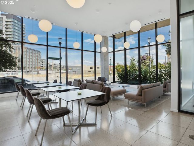 1150 Nw QUIMBY St 1912, Portland, OR 97209