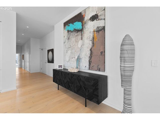 1150 Nw QUIMBY St 1912, Portland, OR 97209