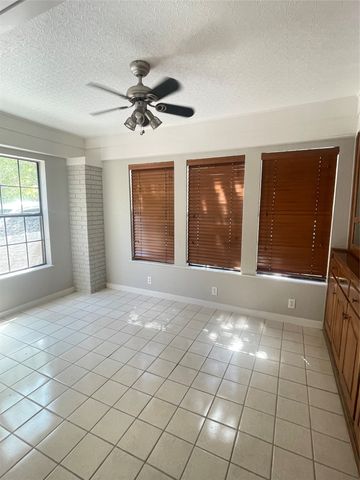 3915 Meadowbrook Drive, Fort Worth, TX 76103