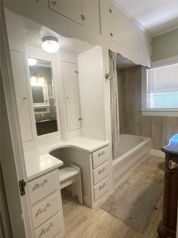 3915 Meadowbrook Drive, Fort Worth, TX 76103