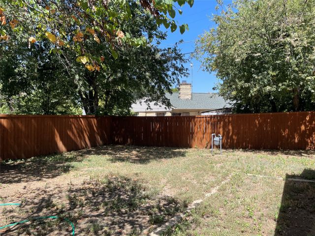 3915 Meadowbrook Drive, Fort Worth, TX 76103