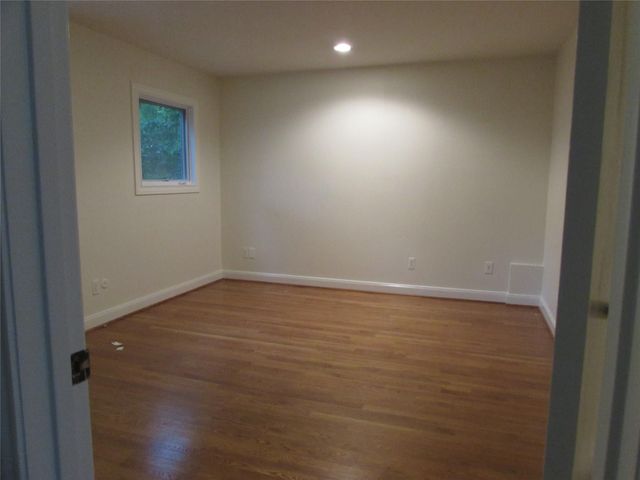 201 Vanderpool Lane 19, Houston, TX 77024