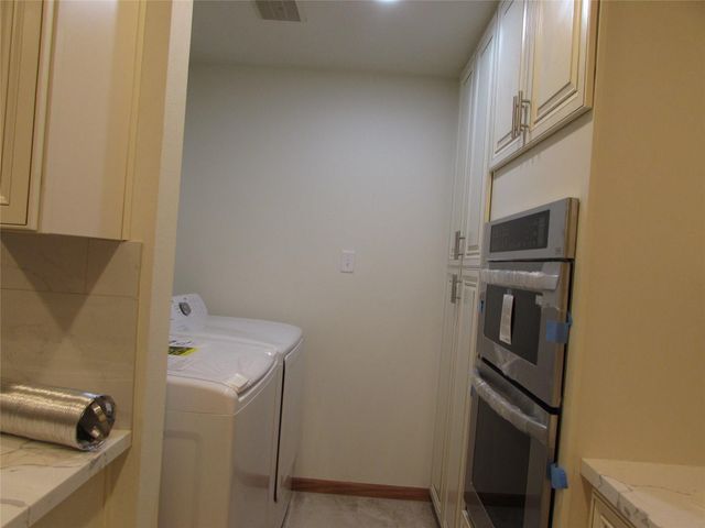 201 Vanderpool Lane 19, Houston, TX 77024