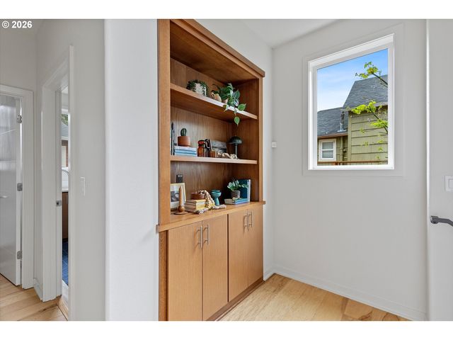 4041 Se KNAPP St, Portland, OR 97202