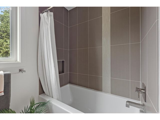 4041 Se KNAPP St, Portland, OR 97202