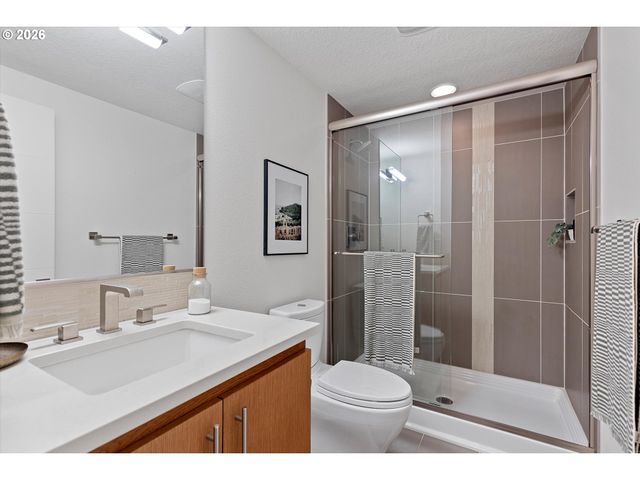 4041 Se KNAPP St, Portland, OR 97202