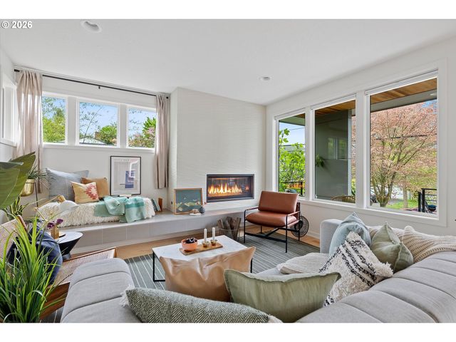 4041 Se KNAPP St, Portland, OR 97202