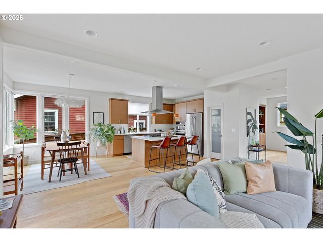 4041 Se KNAPP St, Portland, OR 97202