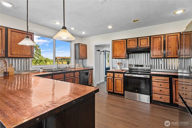 2654 Halverstick Road, Lynden, WA 98264