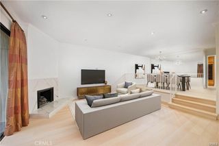 5711 Owensmouth Avenue 117, Woodland Hills, CA 91367