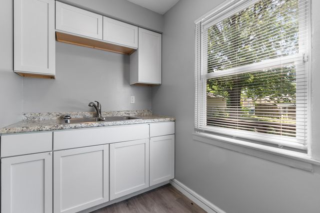7520 Chestnut Avenue, Hammond, IN 46324