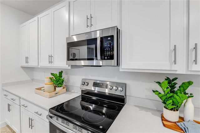 3960 Coneflower ST, Alva, FL 33920