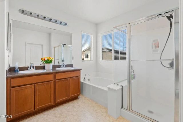511 Nile River Drive, Oxnard, CA 93036