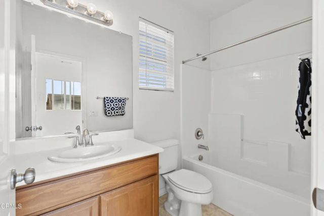 511 Nile River Drive, Oxnard, CA 93036