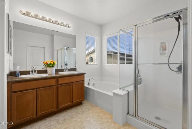 511 Nile River Drive, Oxnard, CA 93036