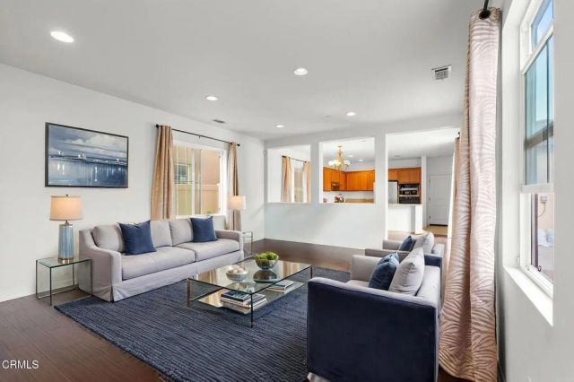 511 Nile River Drive, Oxnard, CA 93036