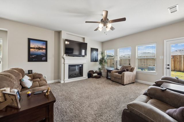 333 Pecos Drive, Crandall, TX 75114