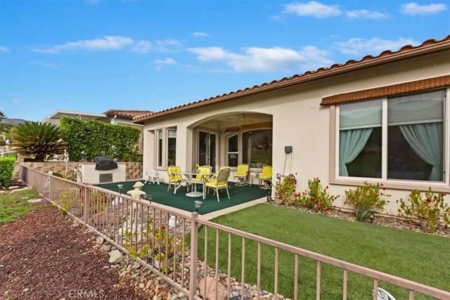 9359 Robinson, Corona, CA 92883