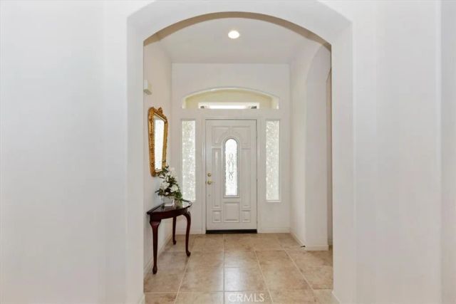 9359 Robinson, Corona, CA 92883