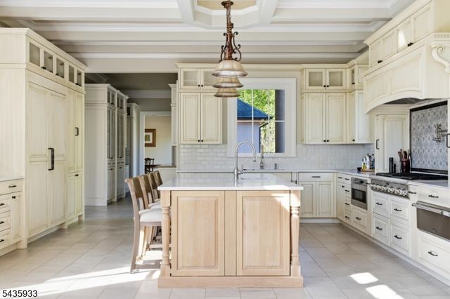 4 MASON HILL ROAD, Warren Twp., NJ 07059