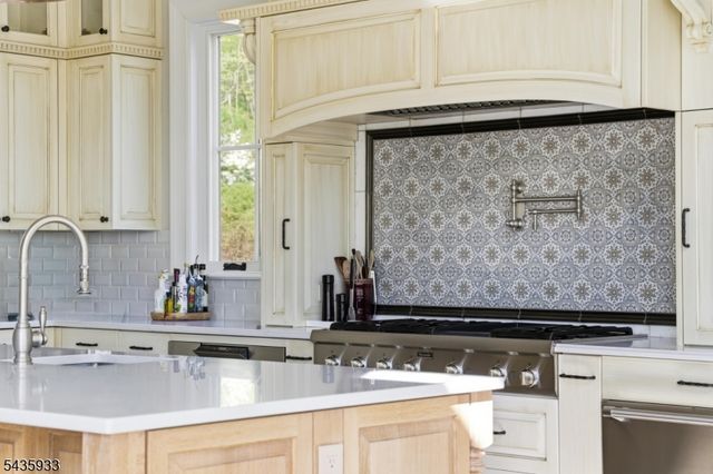 4 MASON HILL ROAD, Warren Twp., NJ 07059
