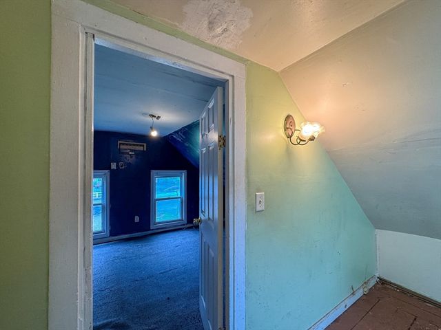 484 S Franklin St, Holbrook, MA 02343