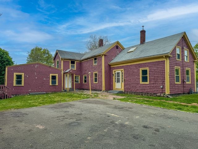484 S Franklin St, Holbrook, MA 02343