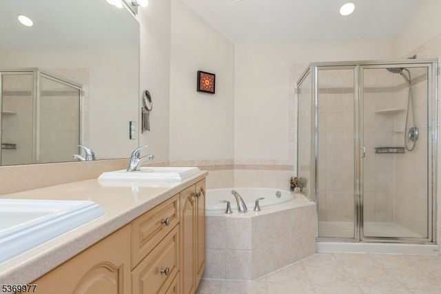 315 Kensington Ln, Livingston Twp., NJ 07039