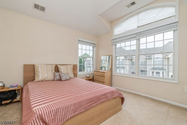 315 Kensington Ln, Livingston Twp., NJ 07039