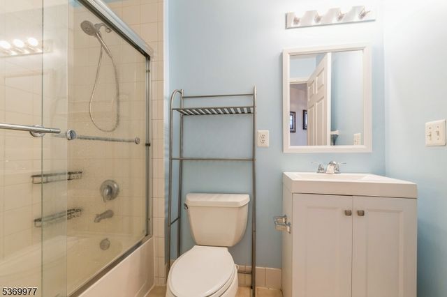 315 Kensington Ln, Livingston Twp., NJ 07039