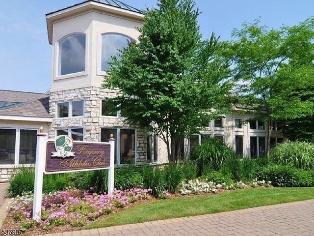 315 Kensington Ln, Livingston Twp., NJ 07039