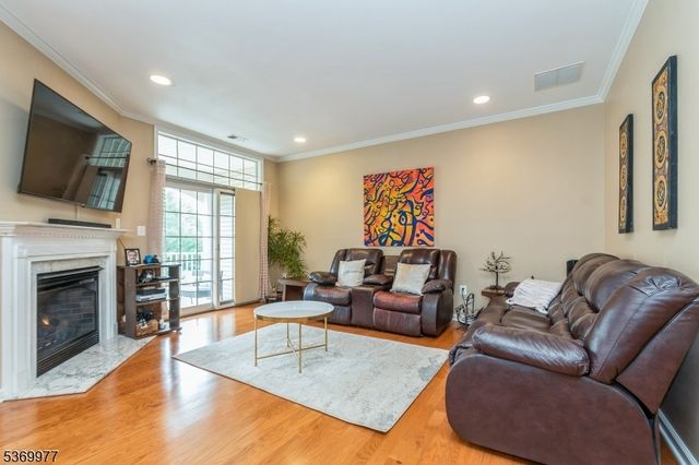 315 Kensington Ln, Livingston Twp., NJ 07039