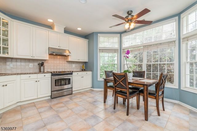 315 Kensington Ln, Livingston Twp., NJ 07039