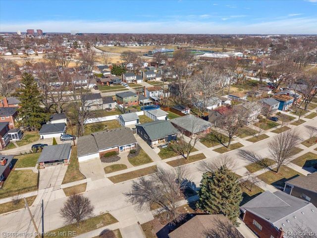 816 W Baker Avenue, Clawson, MI 48017