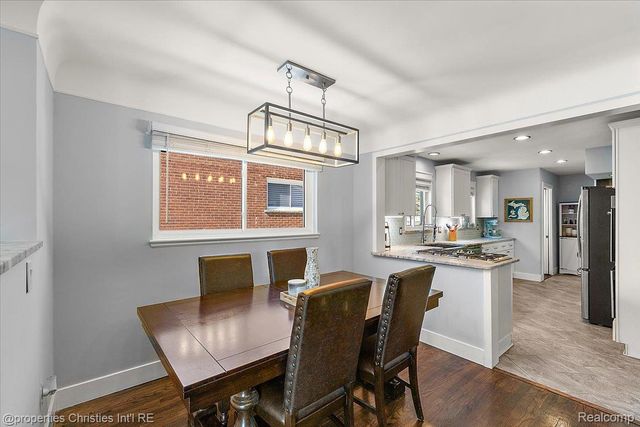 816 W Baker Avenue, Clawson, MI 48017