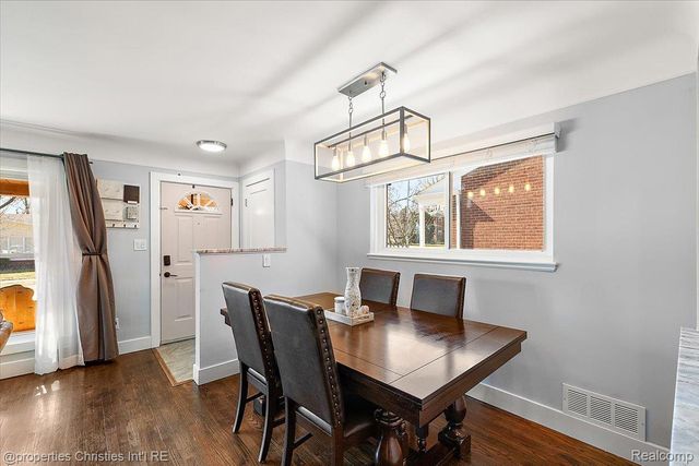 816 W Baker Avenue, Clawson, MI 48017