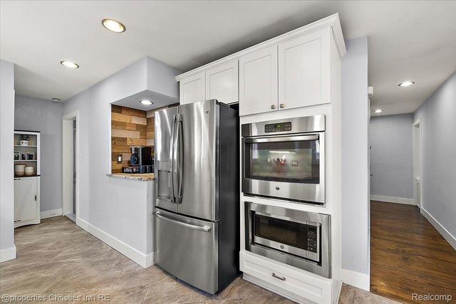 816 W Baker Avenue, Clawson, MI 48017