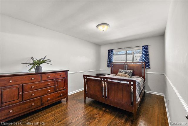 816 W Baker Avenue, Clawson, MI 48017