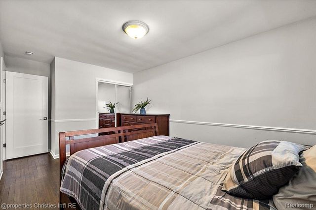 816 W Baker Avenue, Clawson, MI 48017