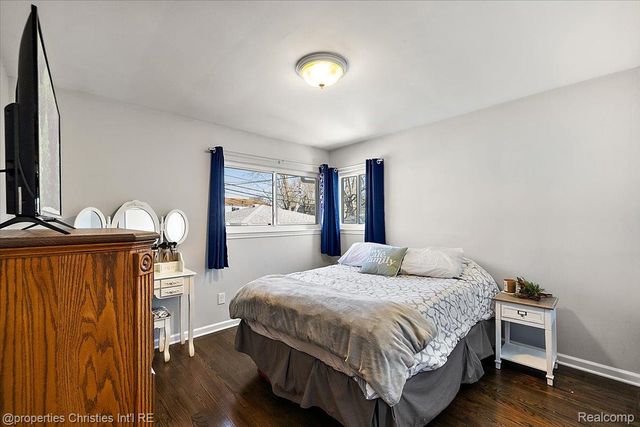 816 W Baker Avenue, Clawson, MI 48017