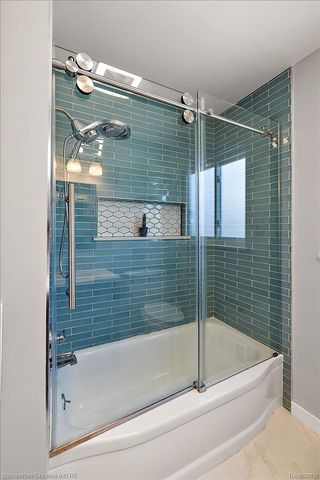 816 W Baker Avenue, Clawson, MI 48017