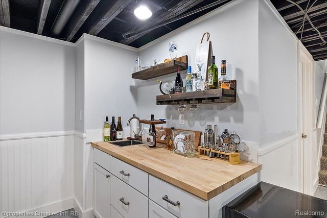 816 W Baker Avenue, Clawson, MI 48017